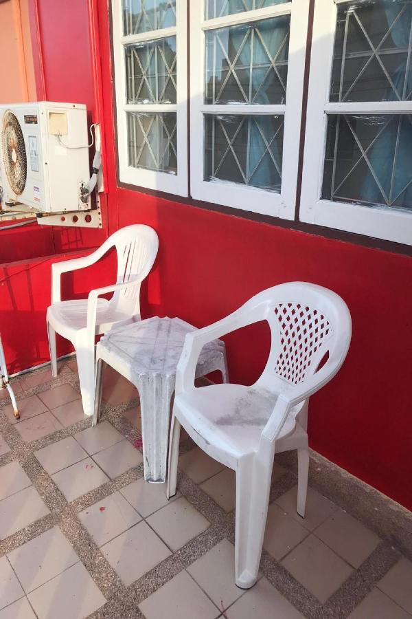 Oyo 1141 Ban Dao Hotel Csomtien-part Kültér fotó