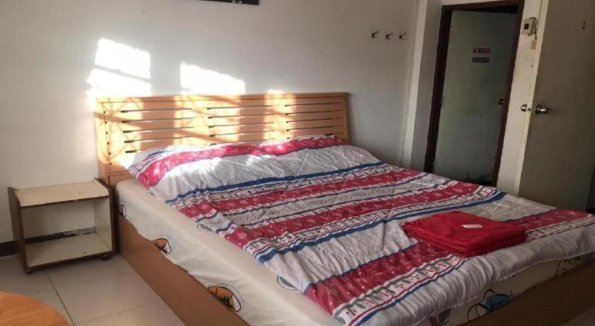 Oyo 1141 Ban Dao Hotel Csomtien-part Kültér fotó