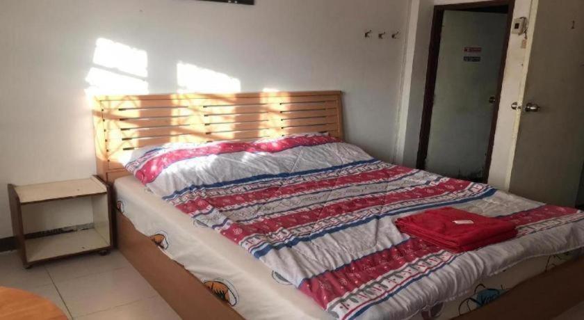 Oyo 1141 Ban Dao Hotel Csomtien-part Kültér fotó